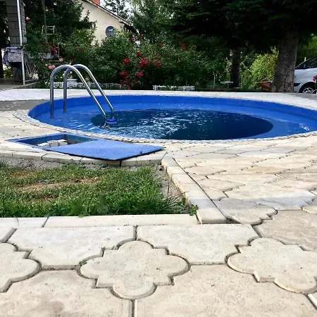 White House With Sauna アパート