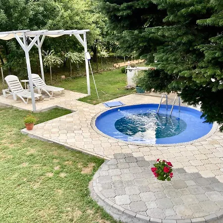 White House With Sauna Daire Novi Sad