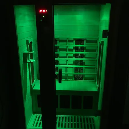 White House With Sauna *