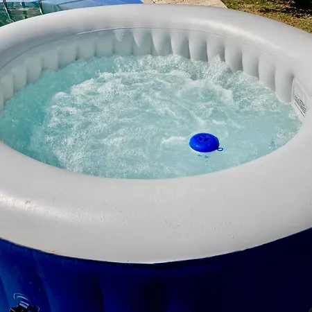 White House With Sauna