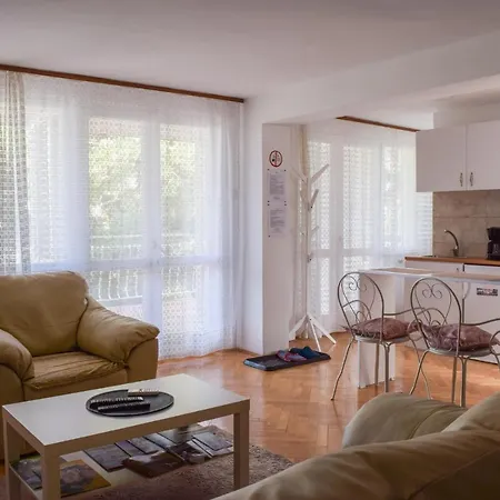 White House With Sauna