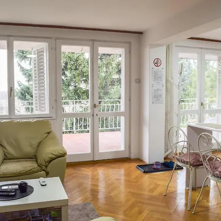 White House With Sauna