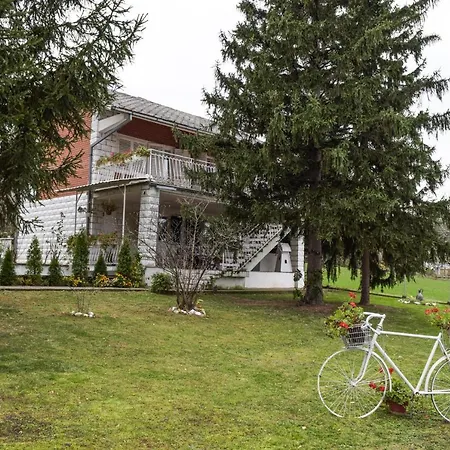 White House With Pool&sauna&jaccuzi Apartment