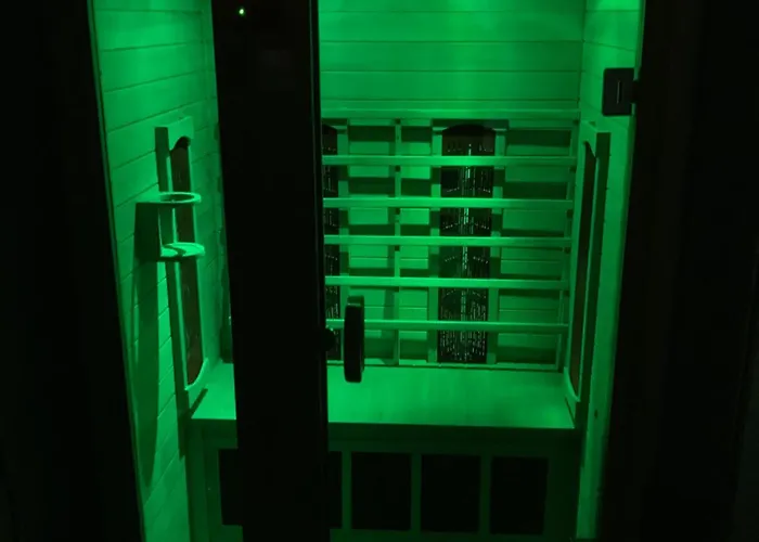 White House With Sauna *