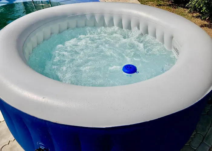 White House With Sauna