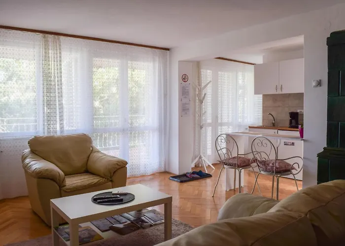 White House With Sauna